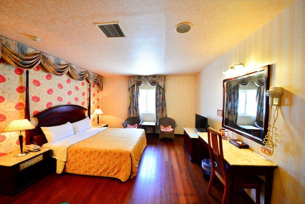 Paiwei Motel Tajnan Kültér fotó