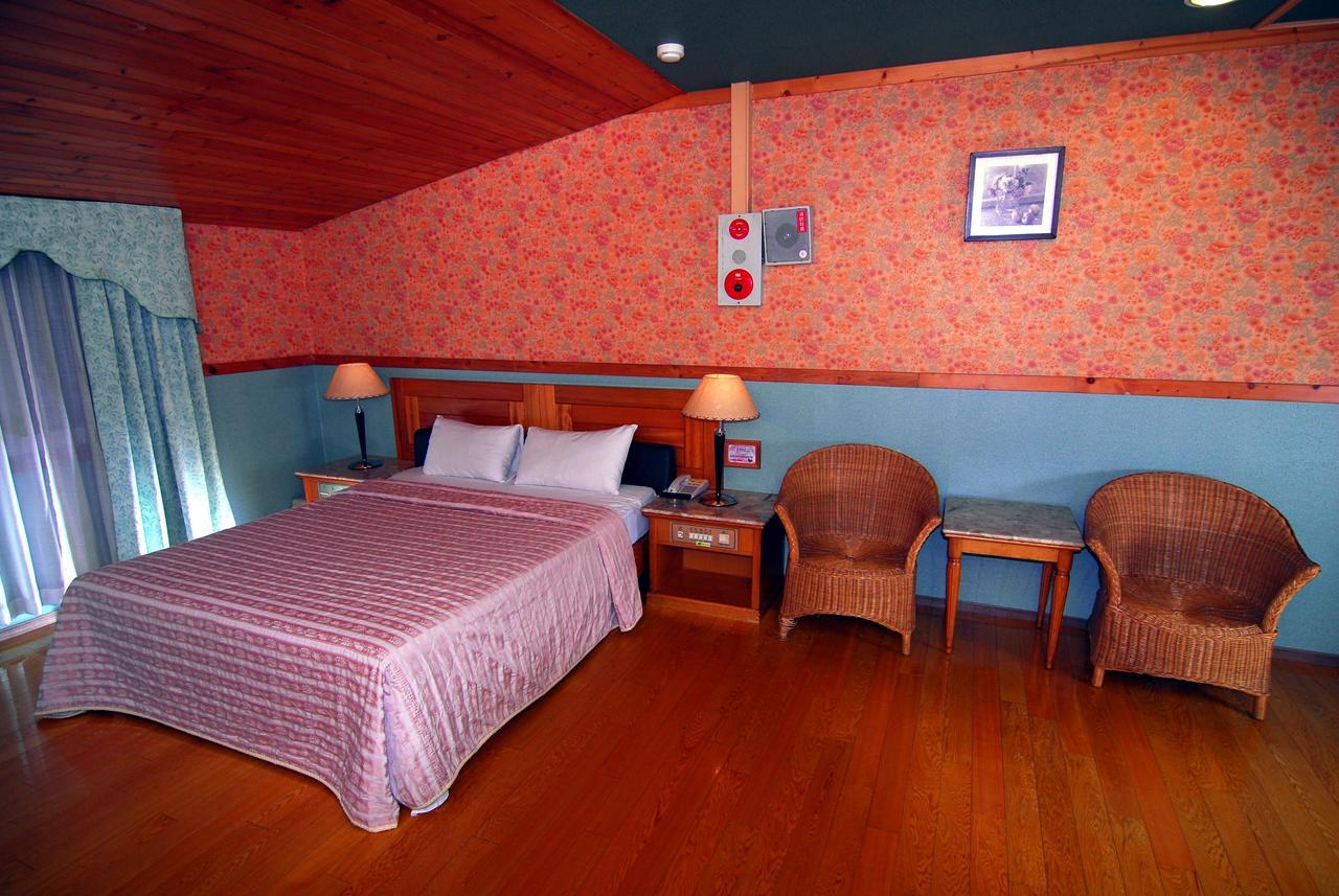 Paiwei Motel Tajnan Kültér fotó